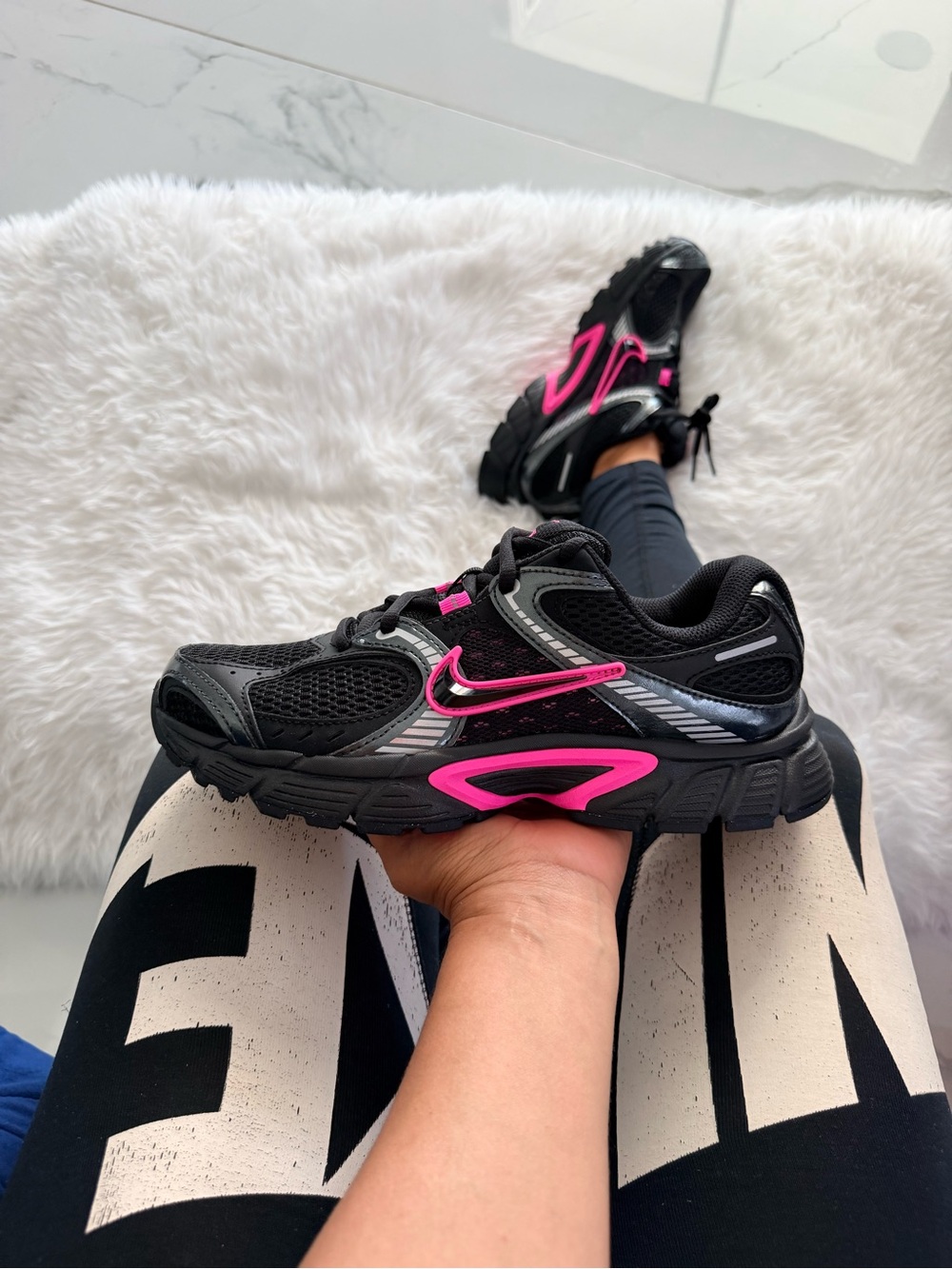 Nike V5 RNR - Picture 1 of 10